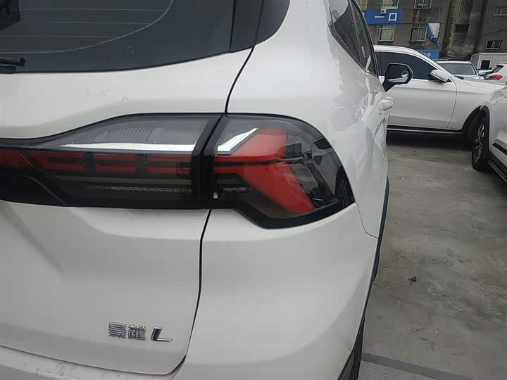 Фото 8 - Geely Okavango L