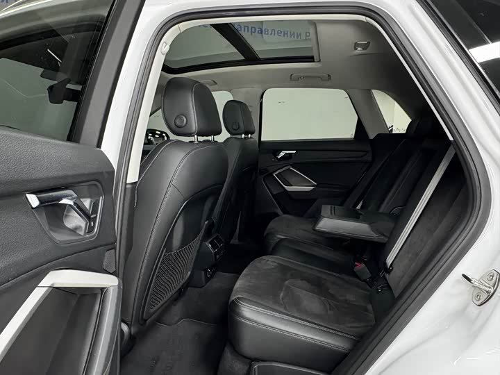 Фото 8 - Audi Q3