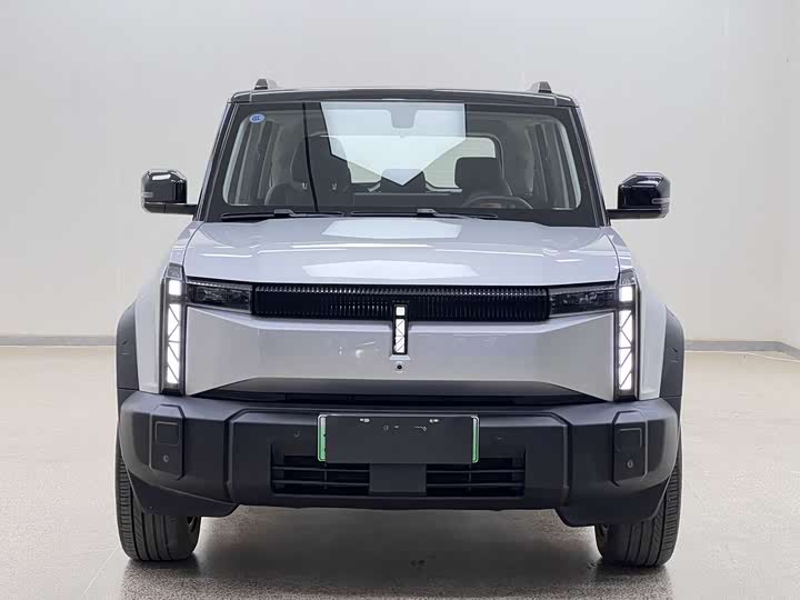 Фото 2 - Chery iCar 03