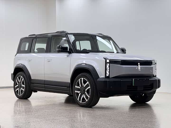 Фото 3 - Chery iCar 03