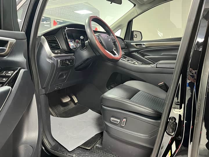 Фото 6 - GAC Trumpchi M8