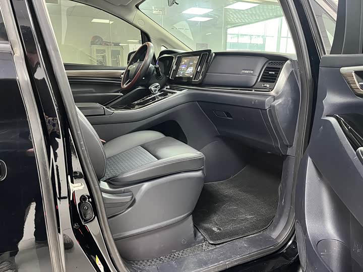 Фото 7 - GAC Trumpchi M8