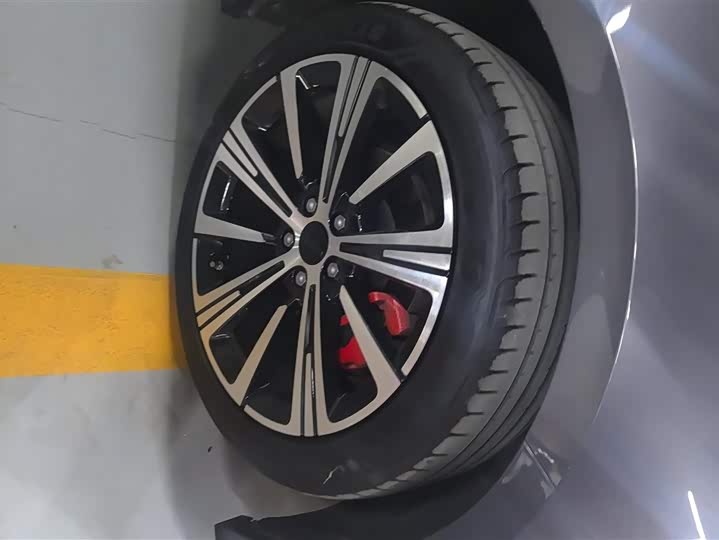 Фото 6 - Geely Preface