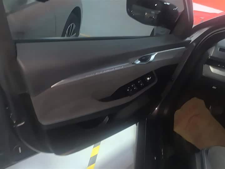 Фото 7 - Geely Preface