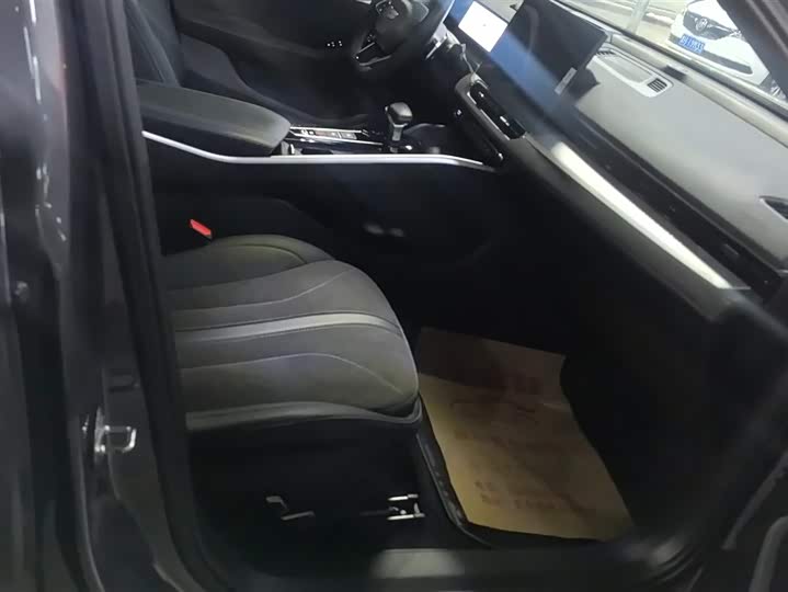 Фото 8 - Geely Preface