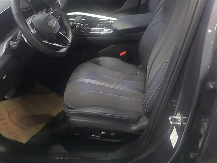 Фото 9 - Geely Preface