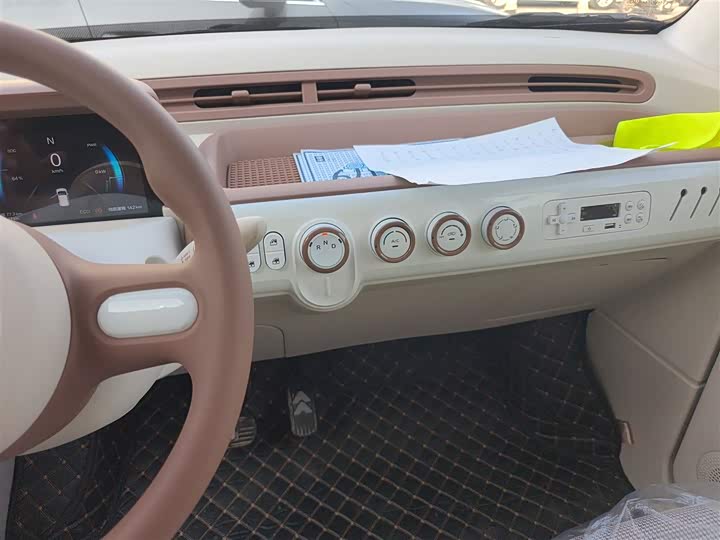 Фото 5 - Bestune Pony