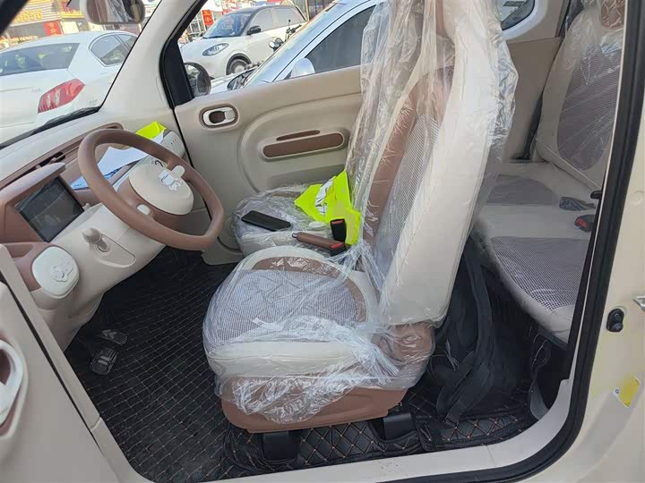 Фото 7 - Bestune Pony