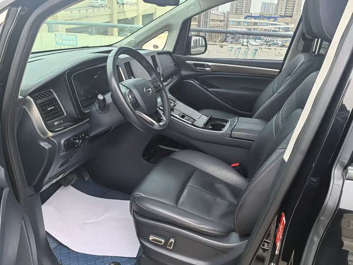 Фото 2 - GAC Trumpchi M8