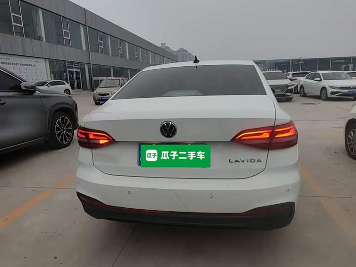 Фото 6 - Volkswagen Lavida