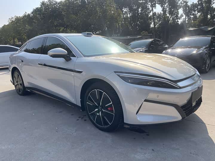 Фото 2 - BYD Han L