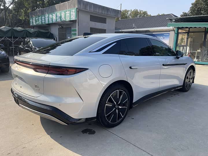 Фото 9 - BYD Han L