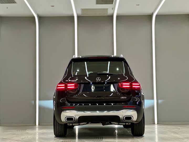 Фото 8 - Mercedes-Benz GLB-Class