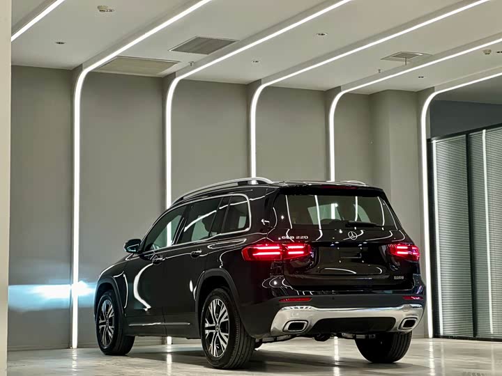 Фото 9 - Mercedes-Benz GLB-Class