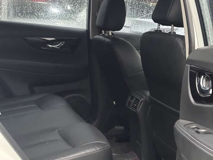 Фото 6 - Nissan X-Trail