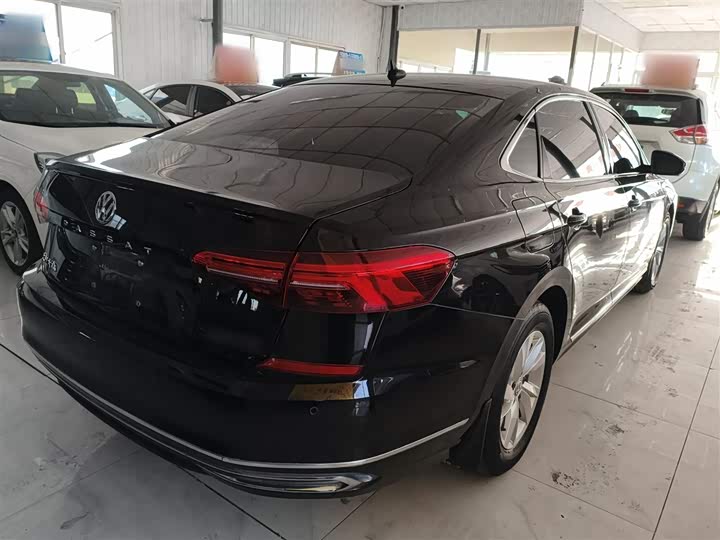 Фото 7 - Volkswagen Passat