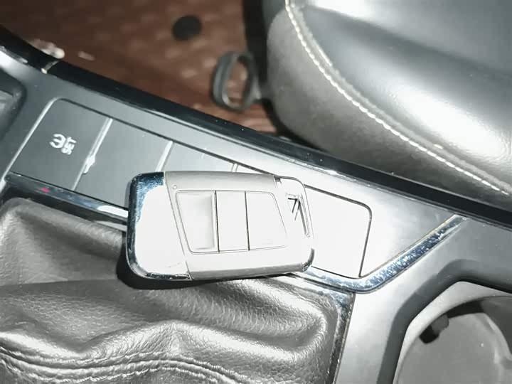 Фото 9 - Volkswagen Passat