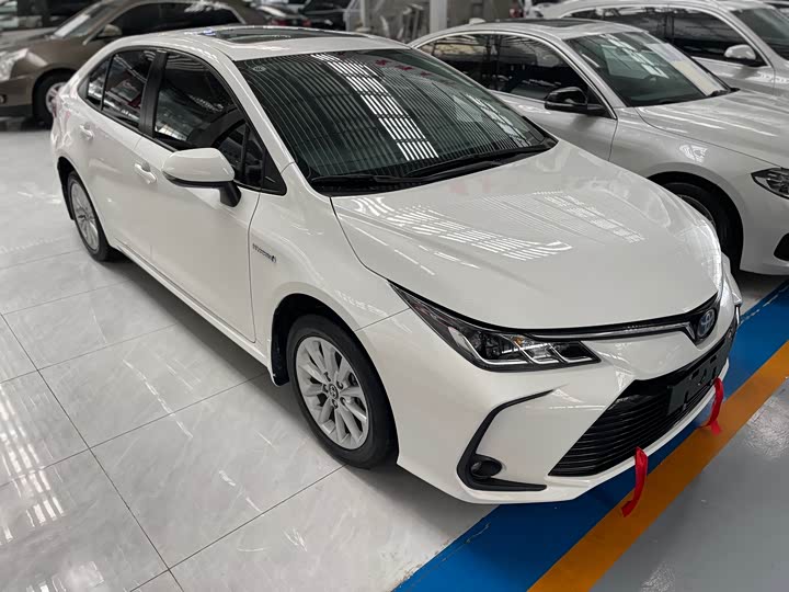 Фото 3 - Toyota Corolla