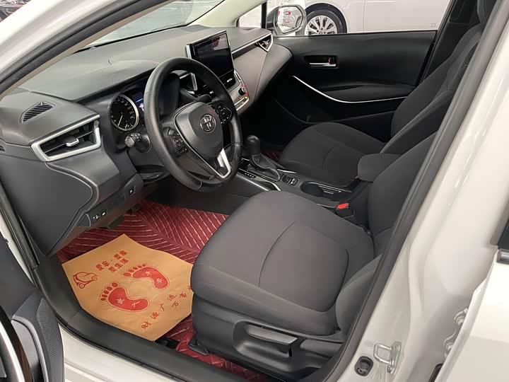 Фото 4 - Toyota Corolla