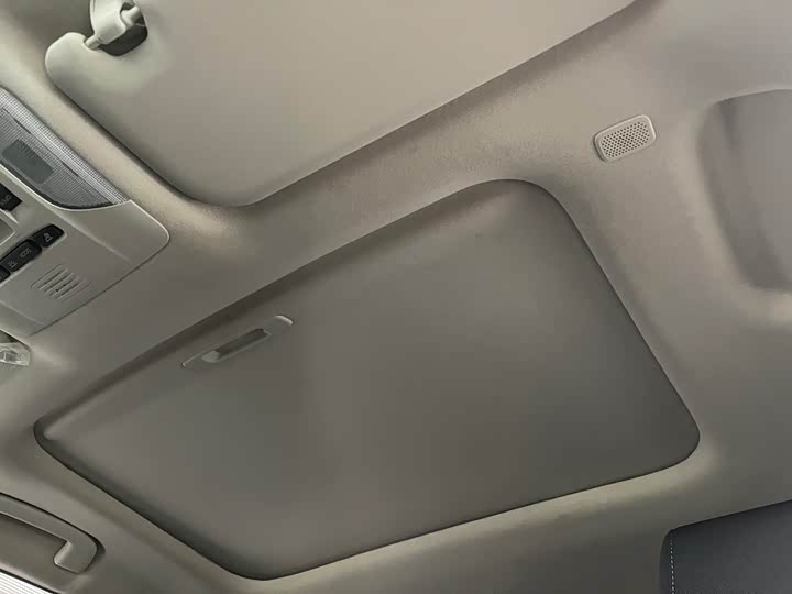 Фото 7 - Toyota Corolla