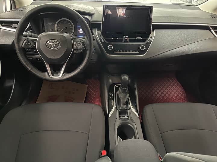 Фото 8 - Toyota Corolla