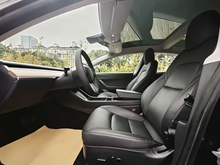 Фото 9 - Tesla Model 3