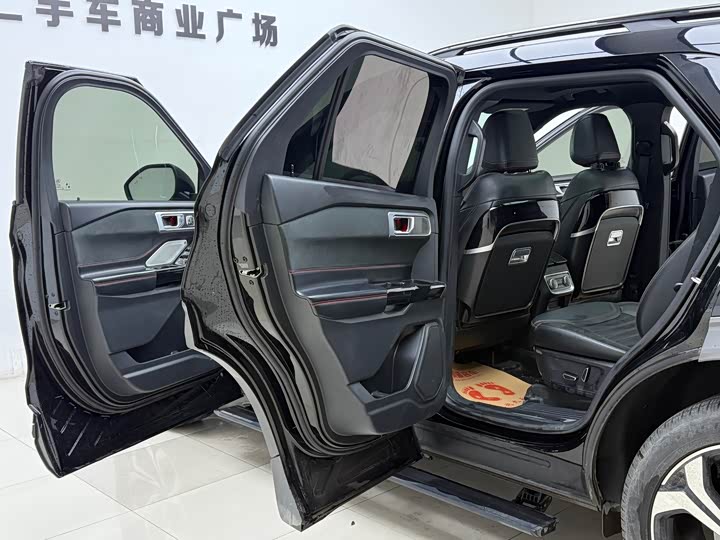 Фото 3 - Ford Explorer