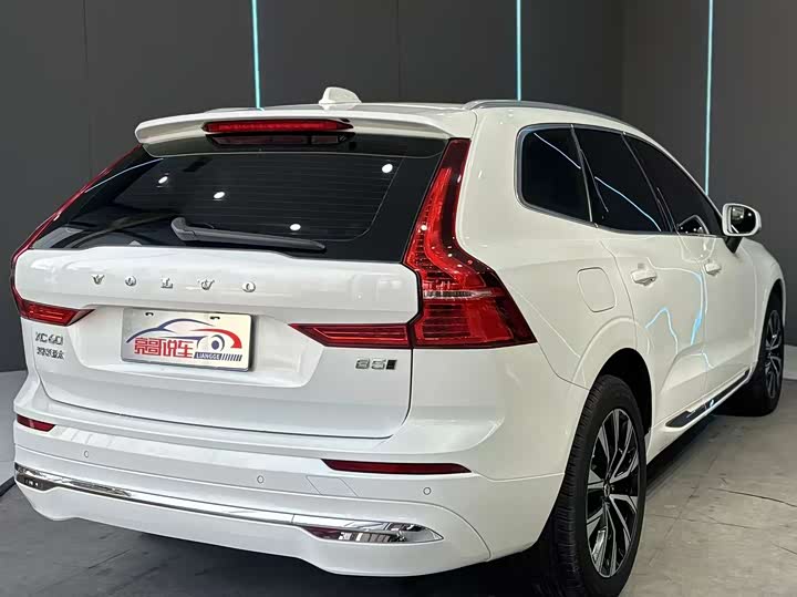 Фото 6 - Volvo XC60