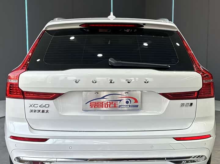 Фото 7 - Volvo XC60
