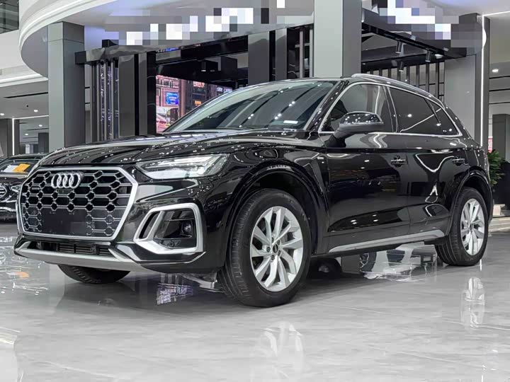 Фото 1 - Audi Q5L