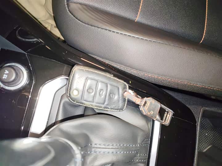 Фото 9 - Volkswagen T-Roc