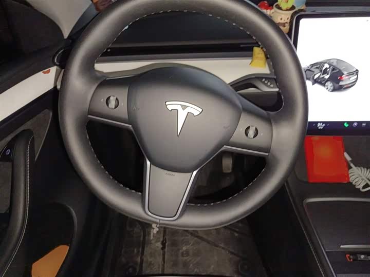 Фото 3 - Tesla Model Y