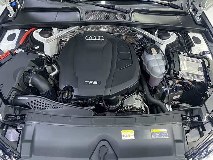 Фото 4 - Audi A4L