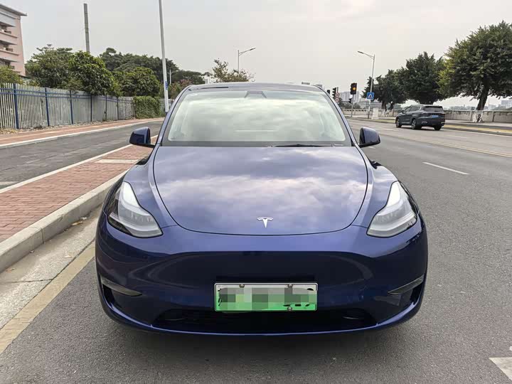 Фото 2 - Tesla Model Y