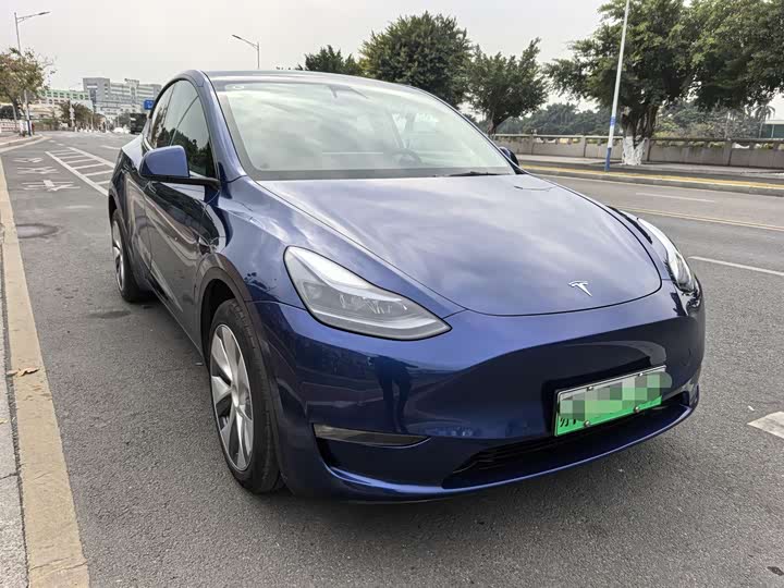 Фото 3 - Tesla Model Y