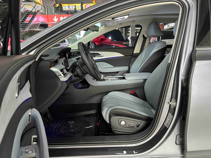 Фото 6 - Hongqi H5 Hybrid