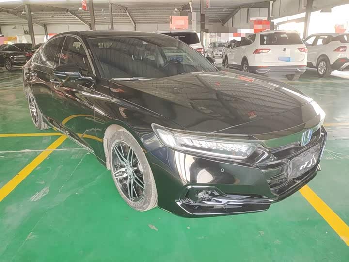 Фото 4 - Honda Accord