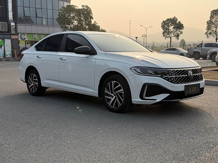 Фото 4 - Volkswagen Lavida