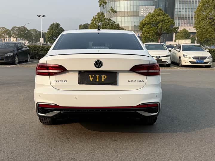 Фото 8 - Volkswagen Lavida