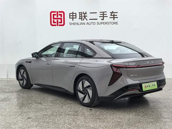 Фото 2 - Hongqi EH7