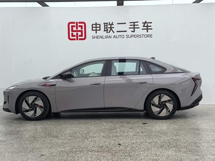 Фото 3 - Hongqi EH7