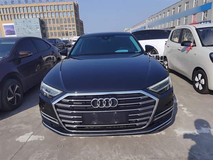 Фото 3 - Audi A8