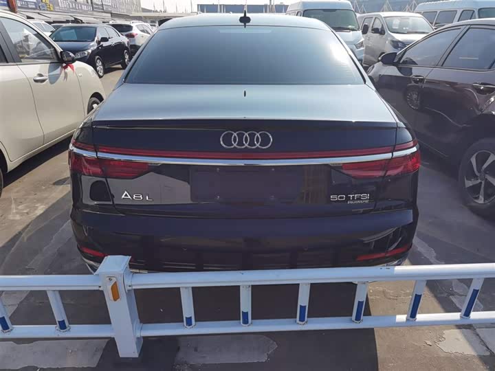 Фото 6 - Audi A8