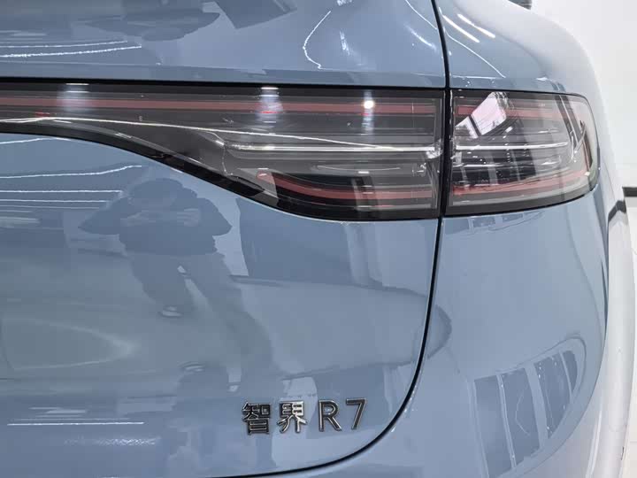 Фото 8 - Luxeed R7