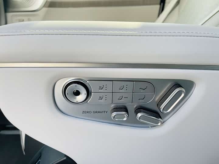 Фото 4 - XPeng X9