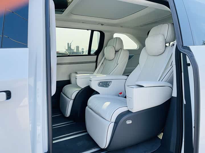 Фото 9 - XPeng X9