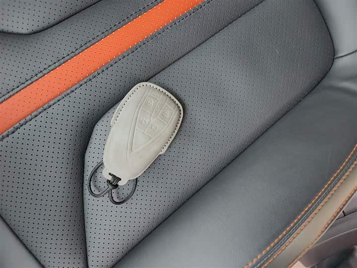 Фото 9 - Changan UNI-V