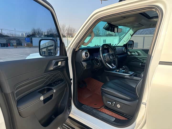 Фото 7 - Tank 300