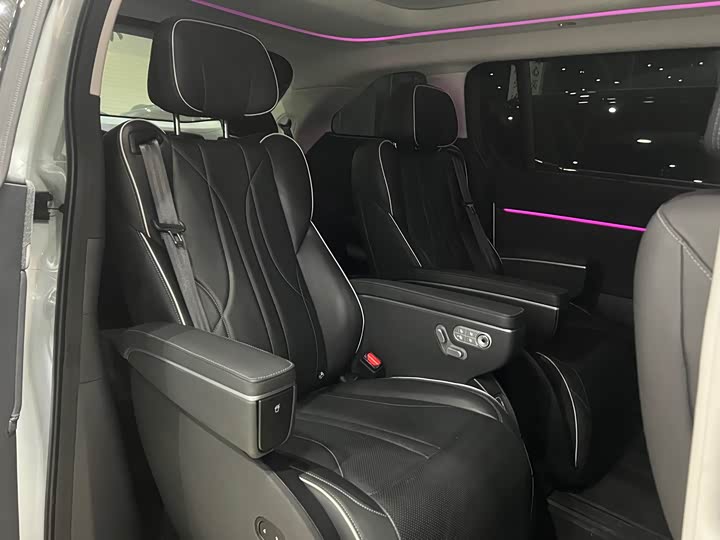 Фото 6 - XPeng X9