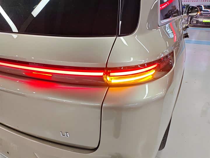 Фото 8 - LiXiang L8